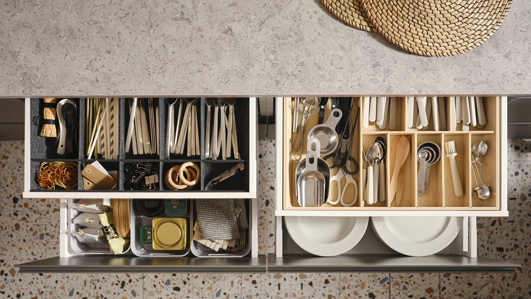 IKEA - Как да организираме кухненските шкафове и чекмеджета 