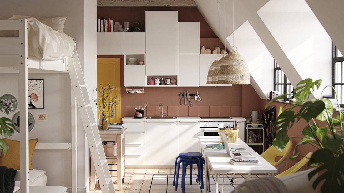 IKEA - Необикновена персонализирана кухня в модерно студио 