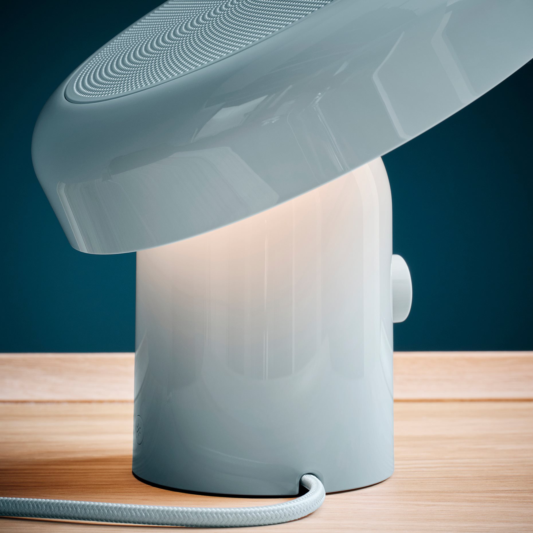 BLOMPRAKT, лампа с Bluetooth тонколона, 305.981.49