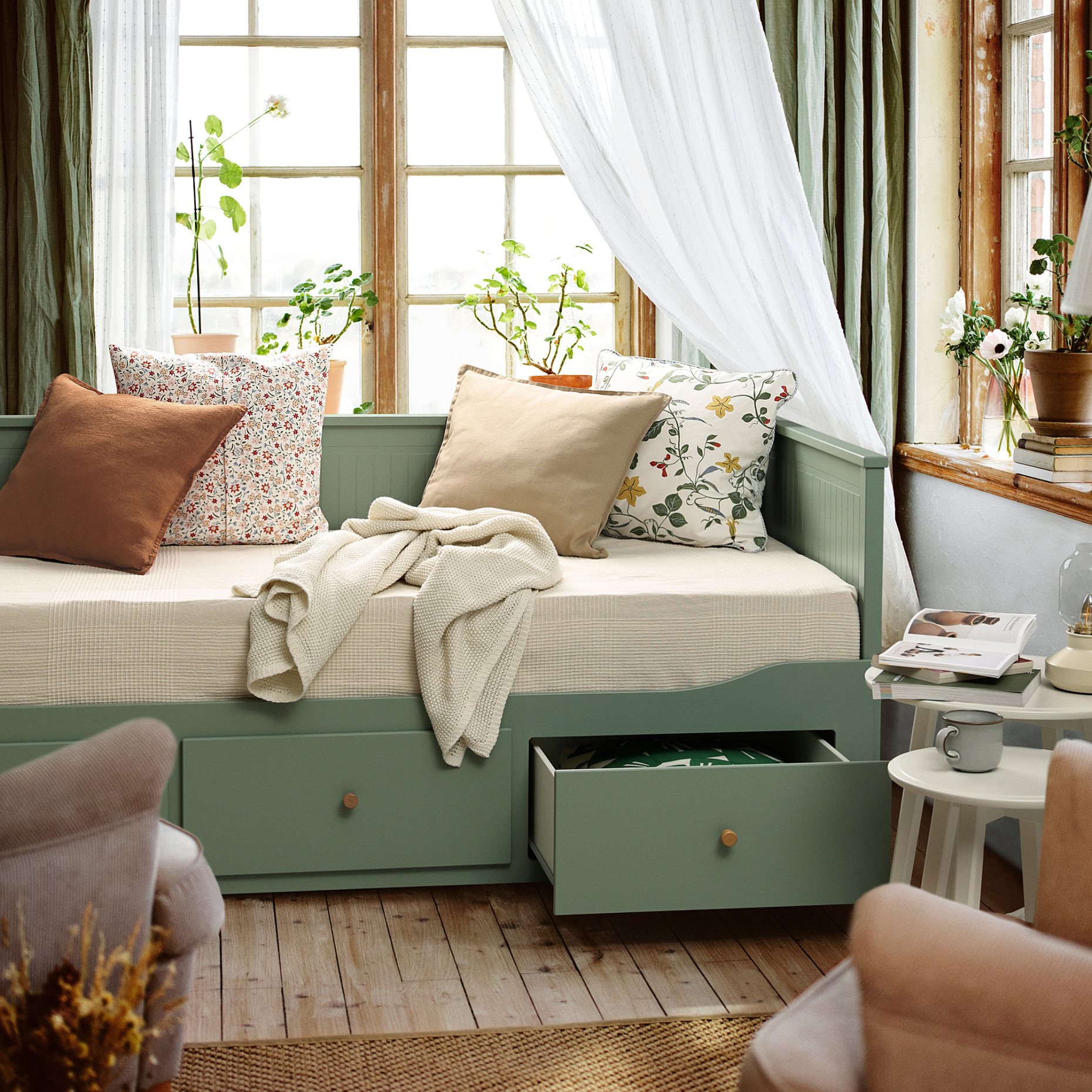 HEMNES, кушетка с 3 чекмеджета/2 матрака, 496.102.31