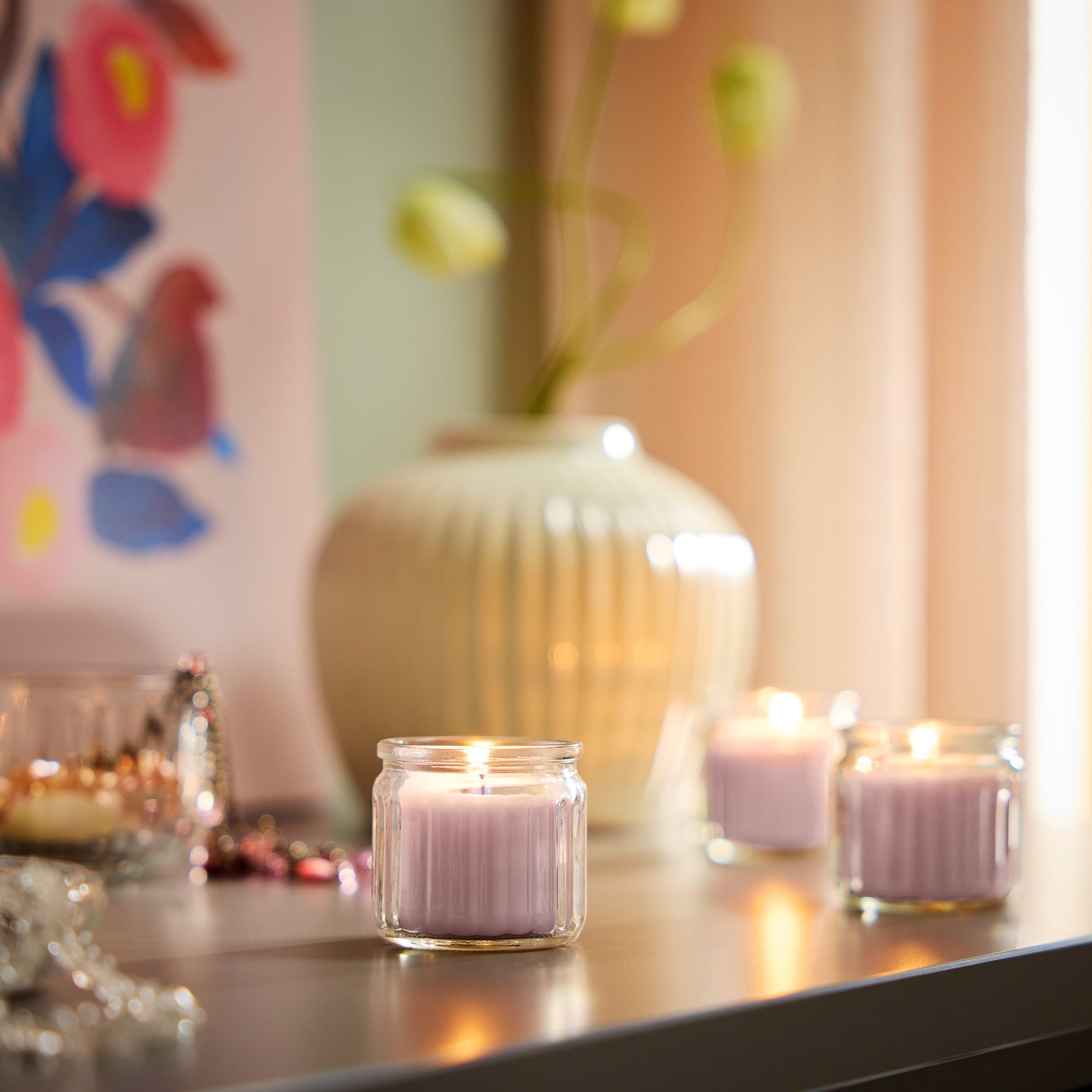 HÖKGÖK, ароматна свещ в стъклена чашка, Розови цветя, 12 ч., 606.087.31