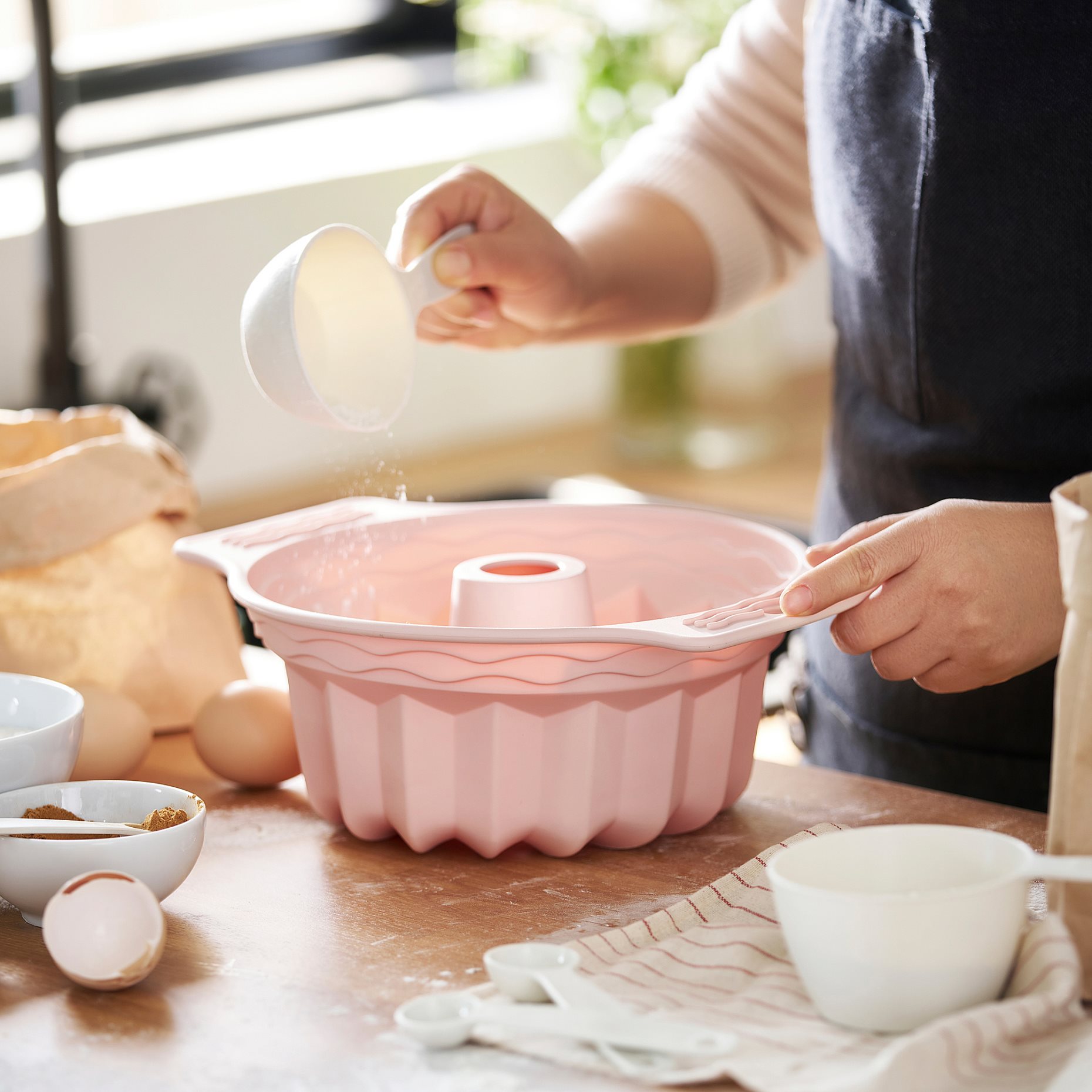 BAKTIDER, Релефна кръгла форма за торта, 22 см, 606.330.90