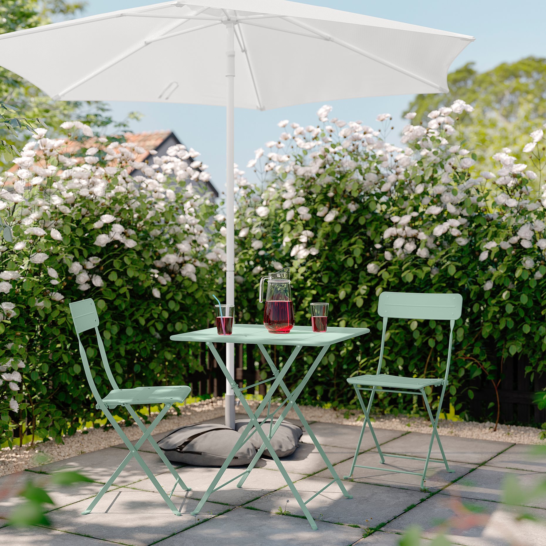 SUNDSÖ, маса с 2 сгъваеми стола, 895.730.24