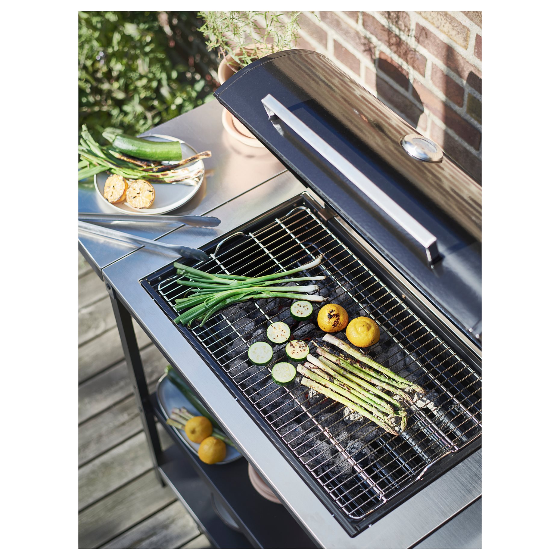 GRILLSKÄR, барбекю на въглища с 2 маси, на открито, 994.952.24