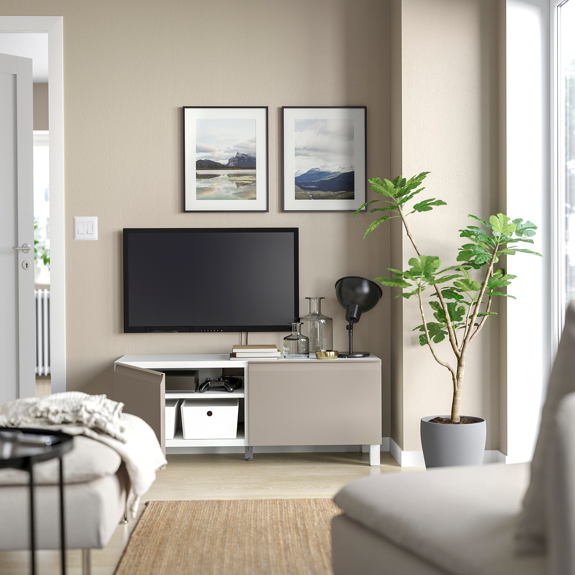 BESTÅ, TV шкаф с вратички, 895.687.44