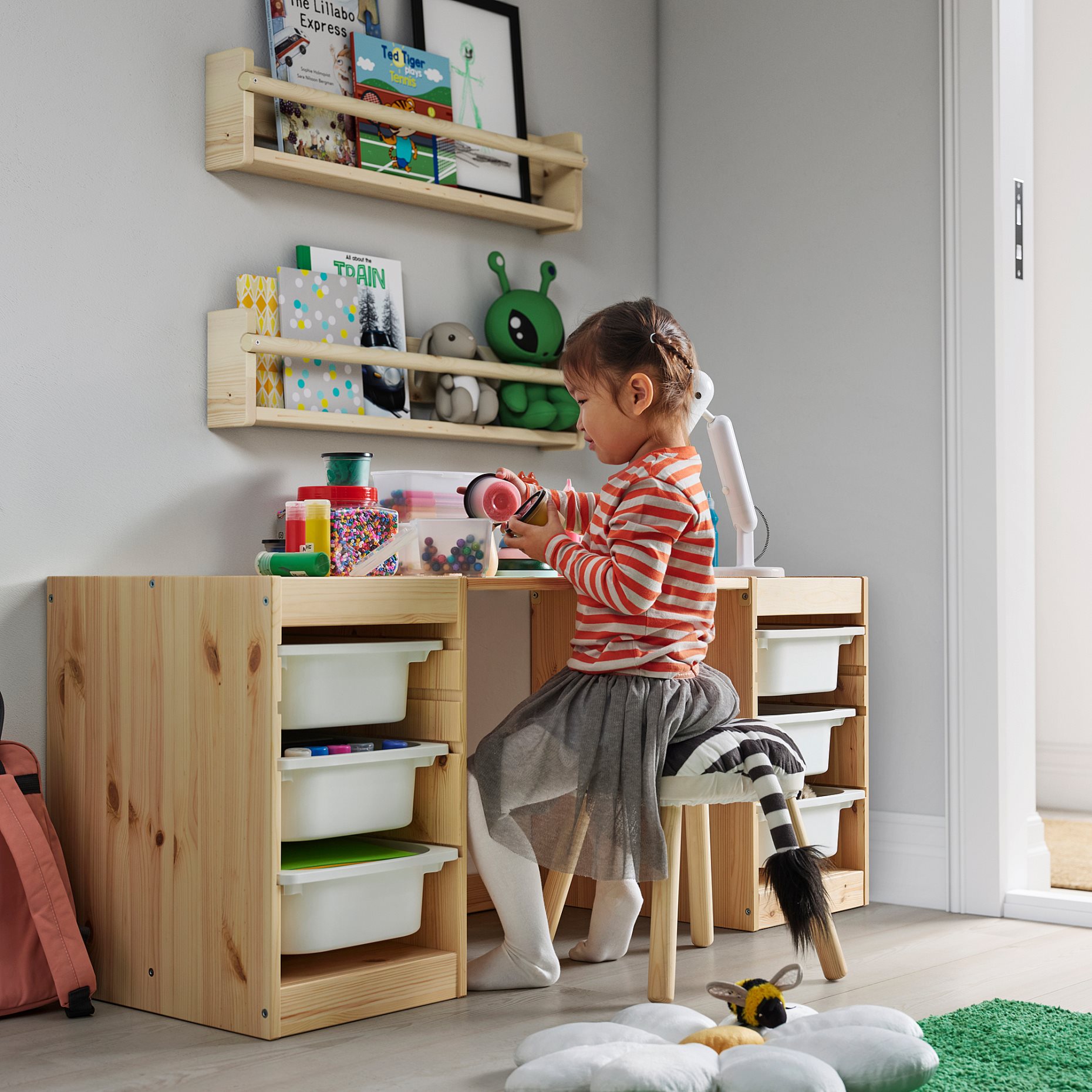 TROFAST, бюро с кутии за съхранение, 124x44x52 см, 096.138.73