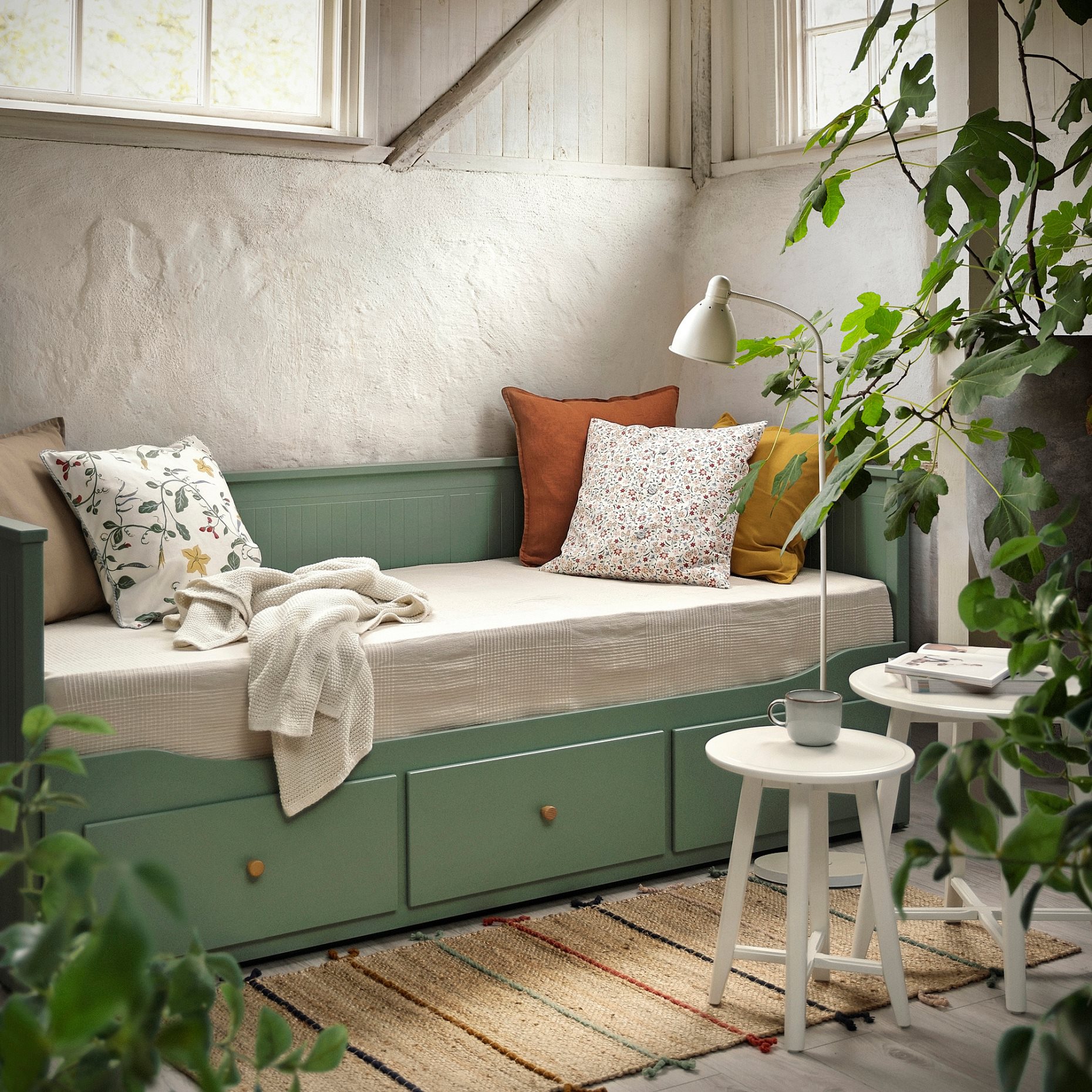HEMNES, кушетка с 3 чекмеджета/2 матрака, 196.102.23