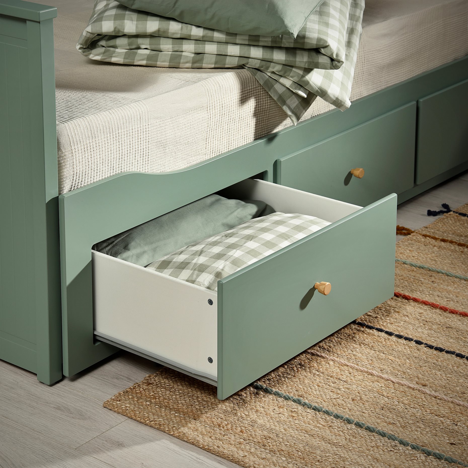 HEMNES, кушетка с 3 чекмеджета/2 матрака, 196.102.23