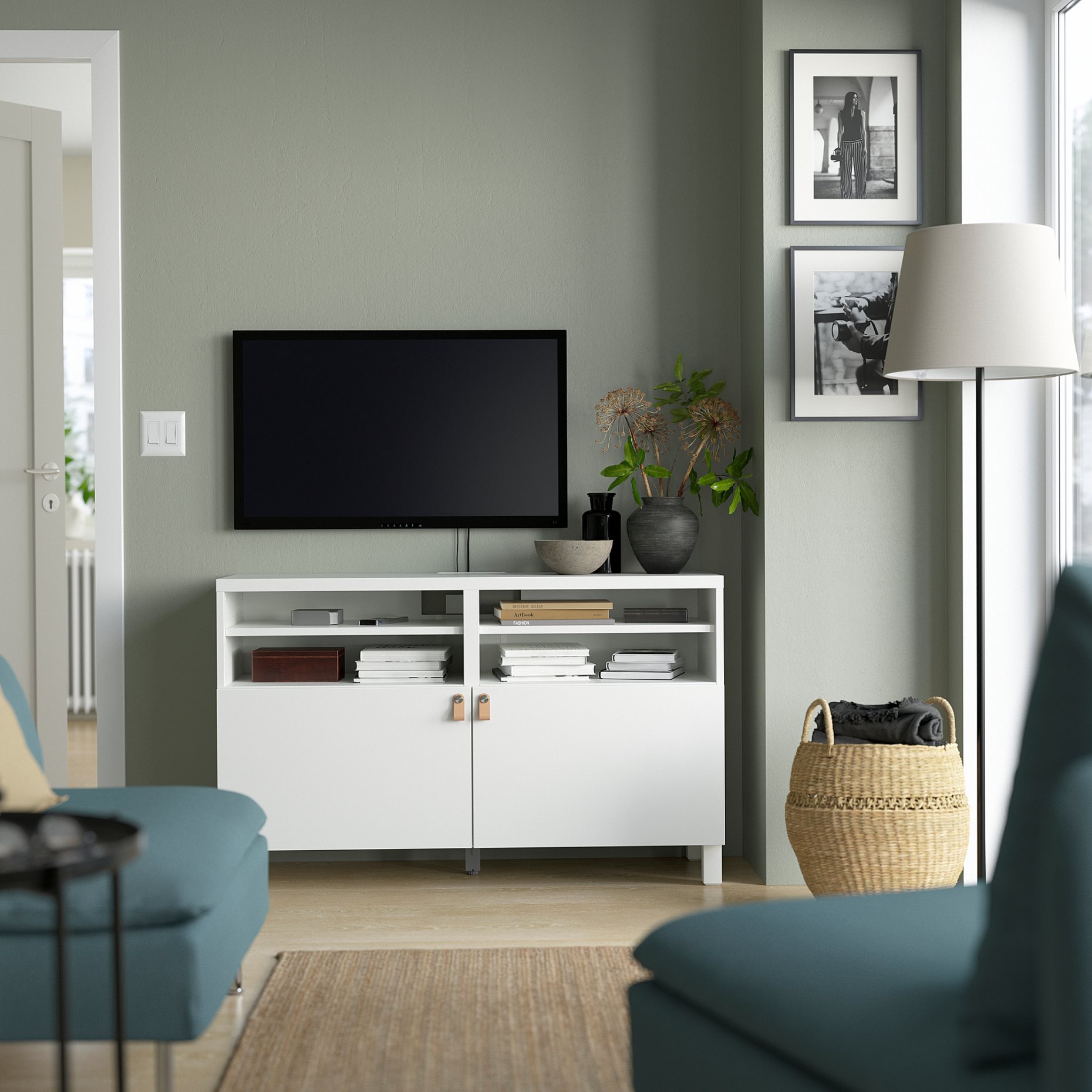 BESTÅ, TV шкаф с вратички, 390.683.34