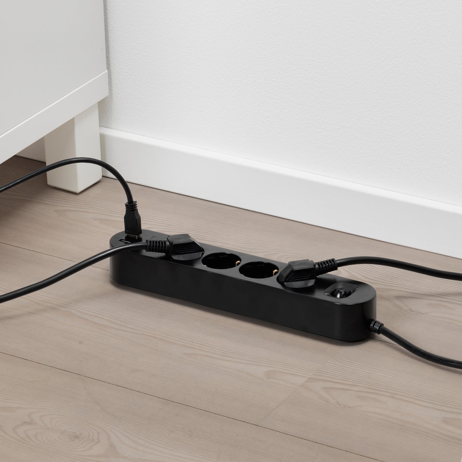 KOPPLA, разклонител с 4 гнезда, 2 USB входа, 404.095.77