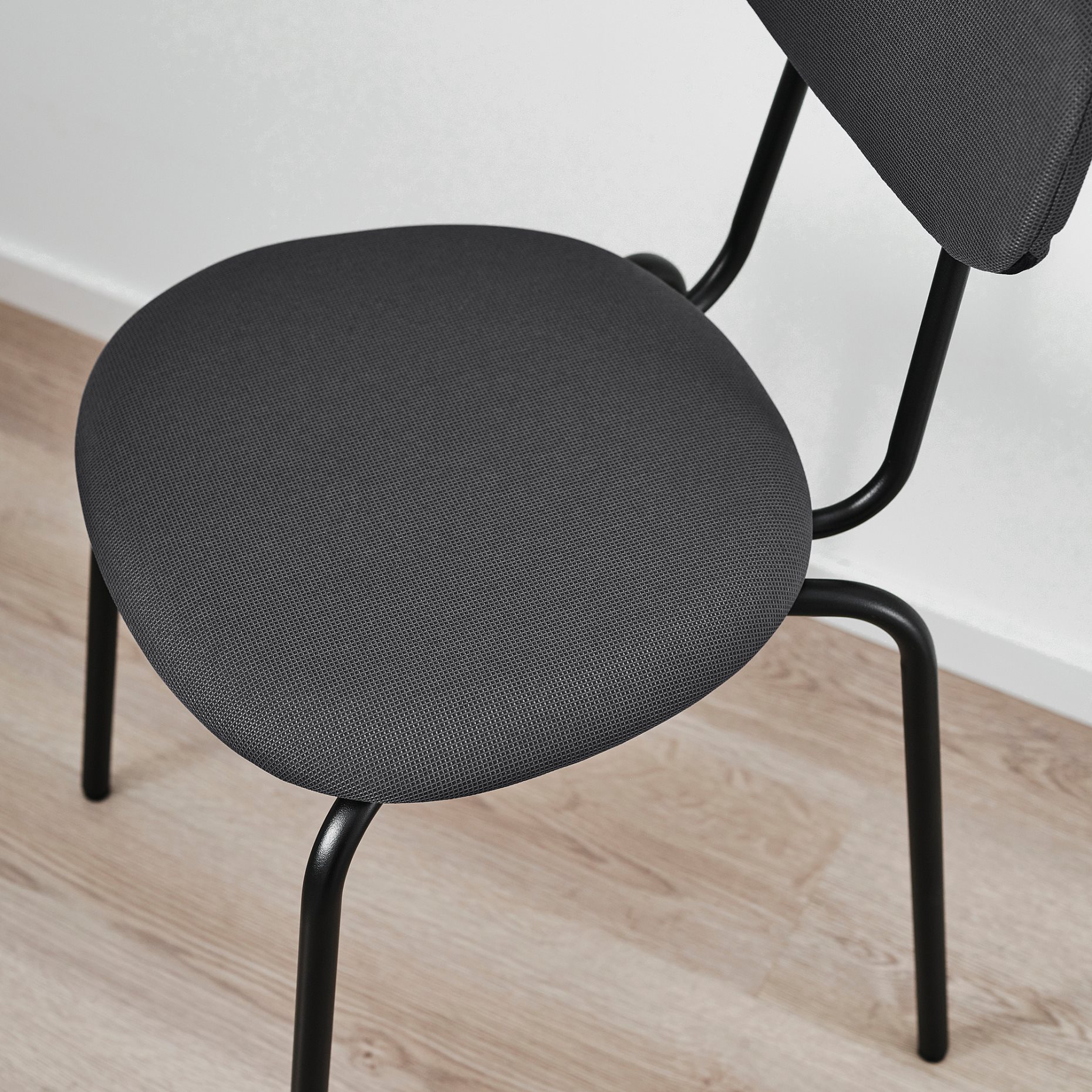 SANDSBERG, стол, 406.052.53