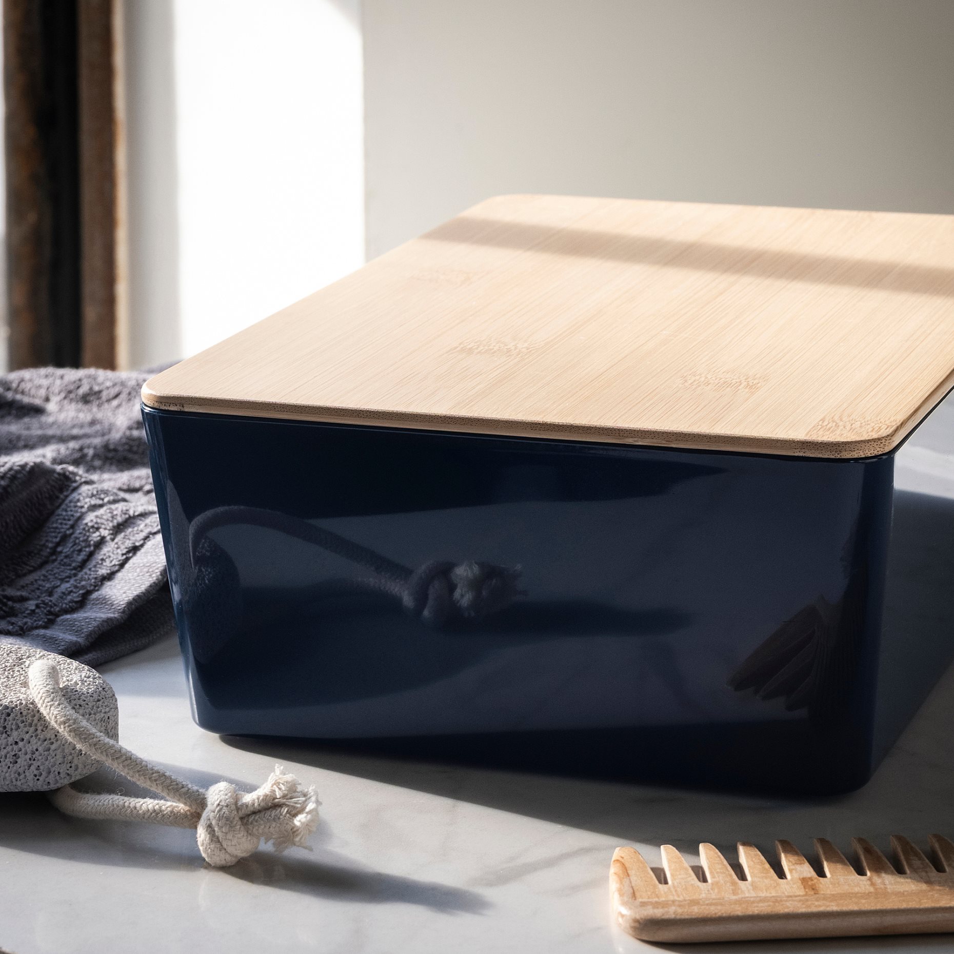 KUGGIS, кутия с капак, 18x26x8 см, 496.102.12