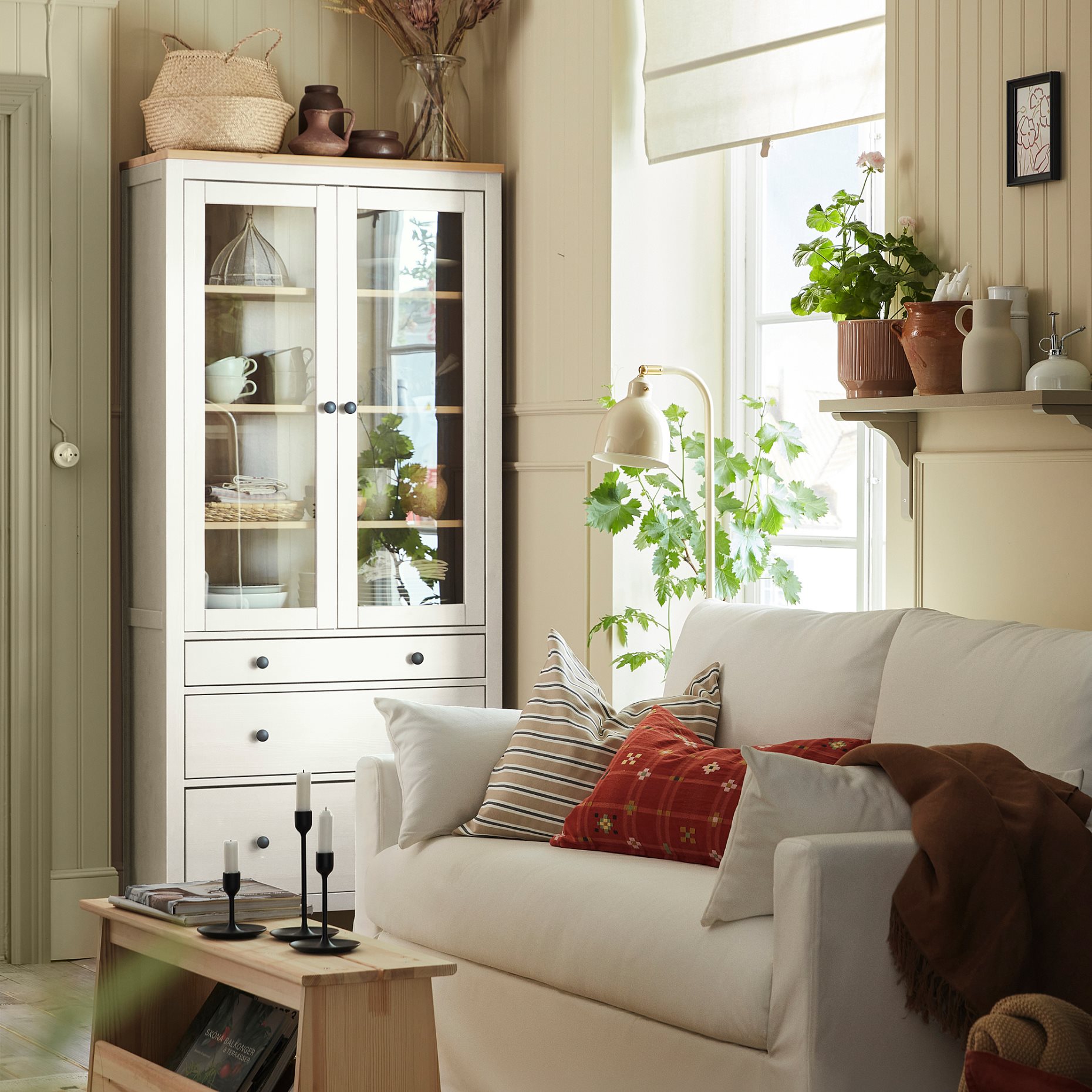HEMNES, витрина с 3 чекмеджета, 504.135.07
