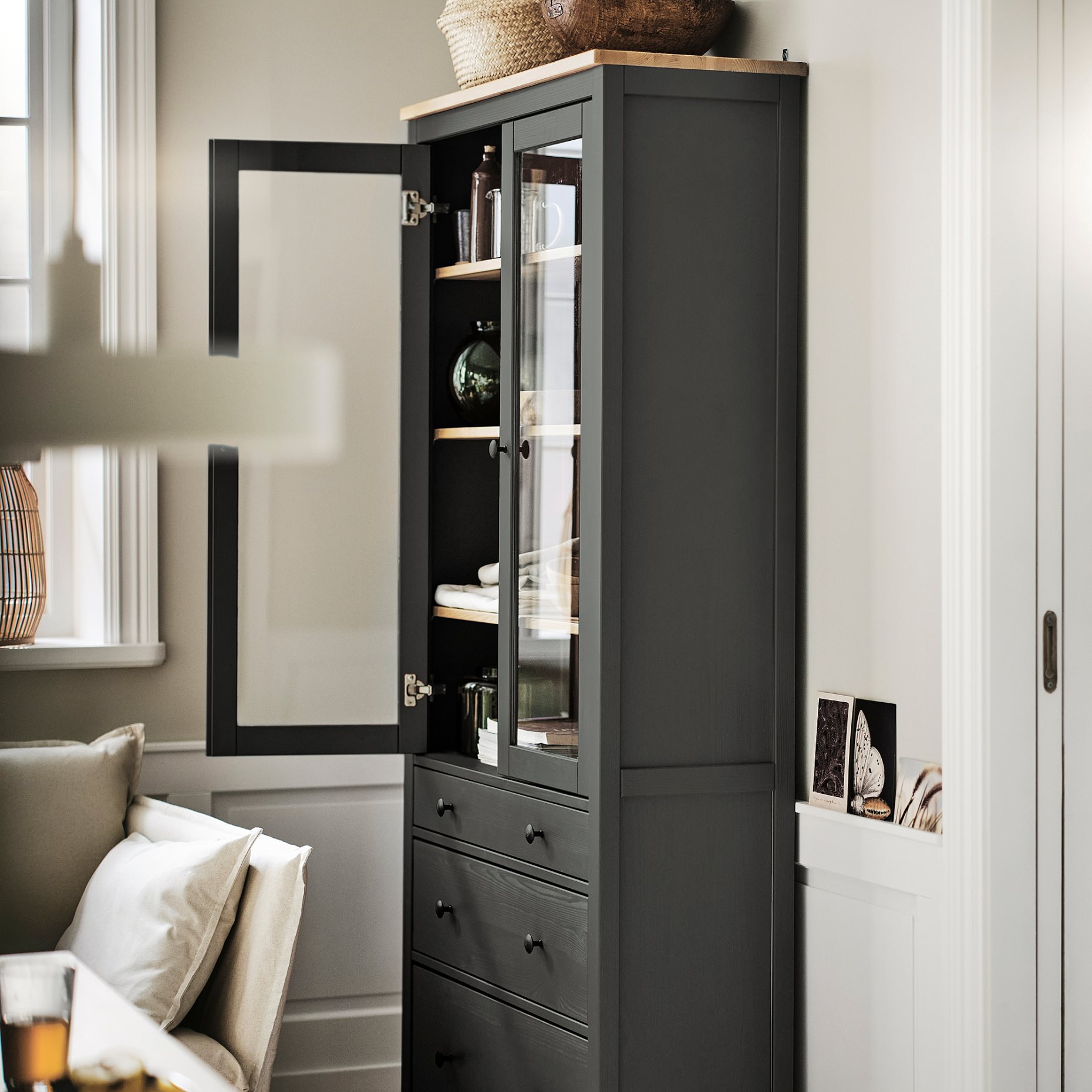 HEMNES, витрина с 3 чекмеджета, 504.522.97