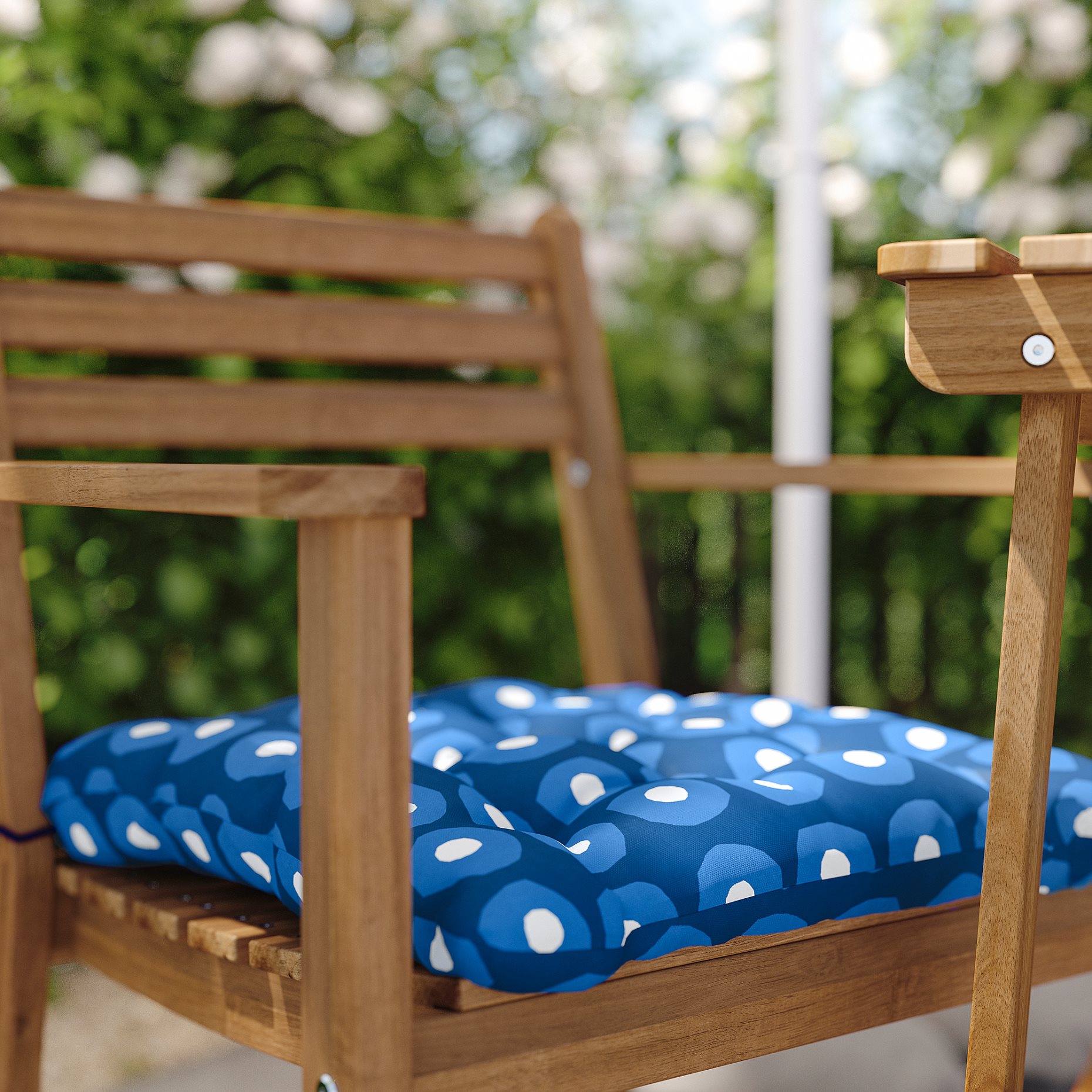 ASKHOLMEN, градинска маса + 4 стола с подлакътници, 143x75 см, 795.761.79