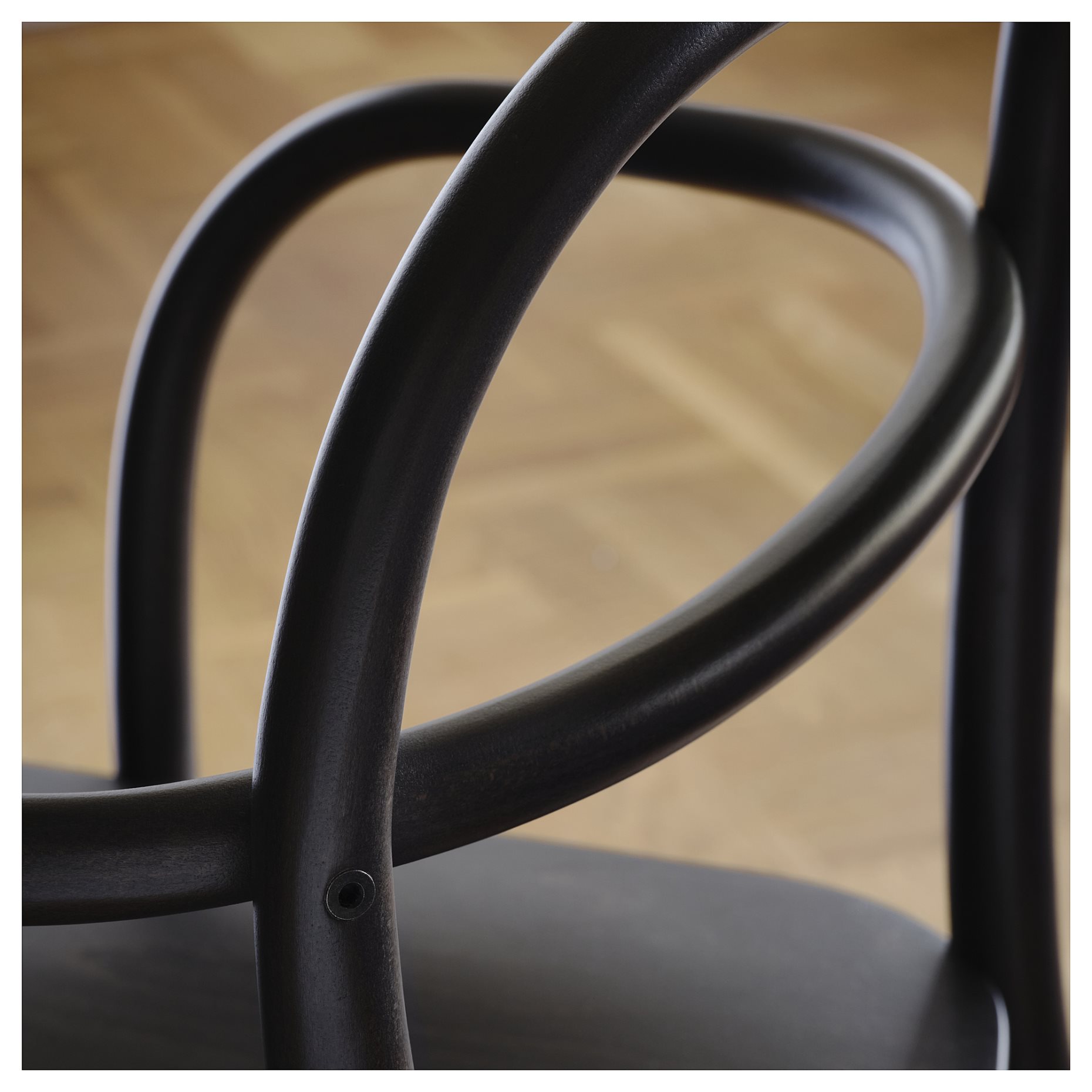 BERGSHYTTAN/STOCKHOLM 2025, маса и 6 стола, 796.084.15