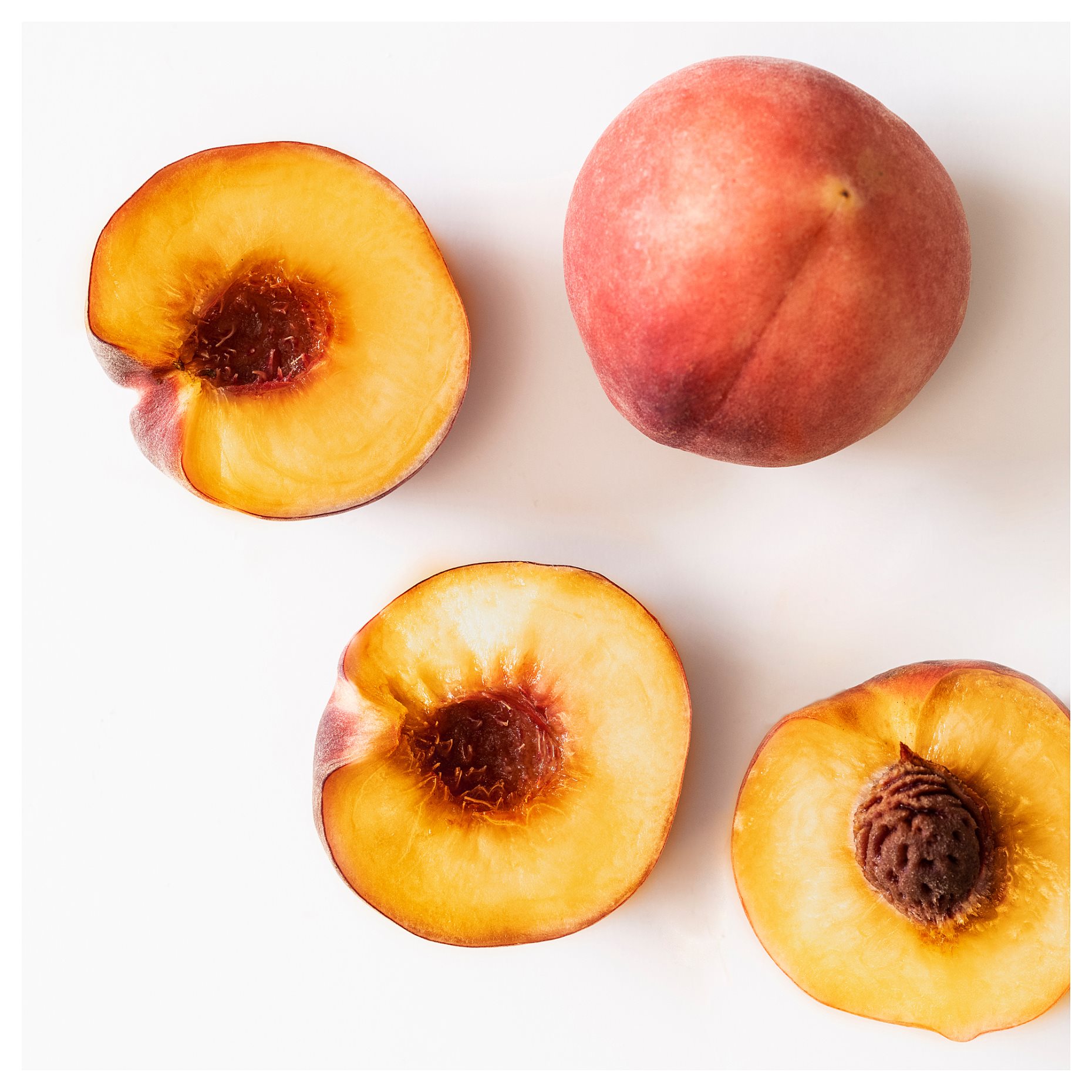 LOTSFÅGEL, ароматна свещ в чашка, 3 фитила, Праскова, 25 ч., 806.080.42