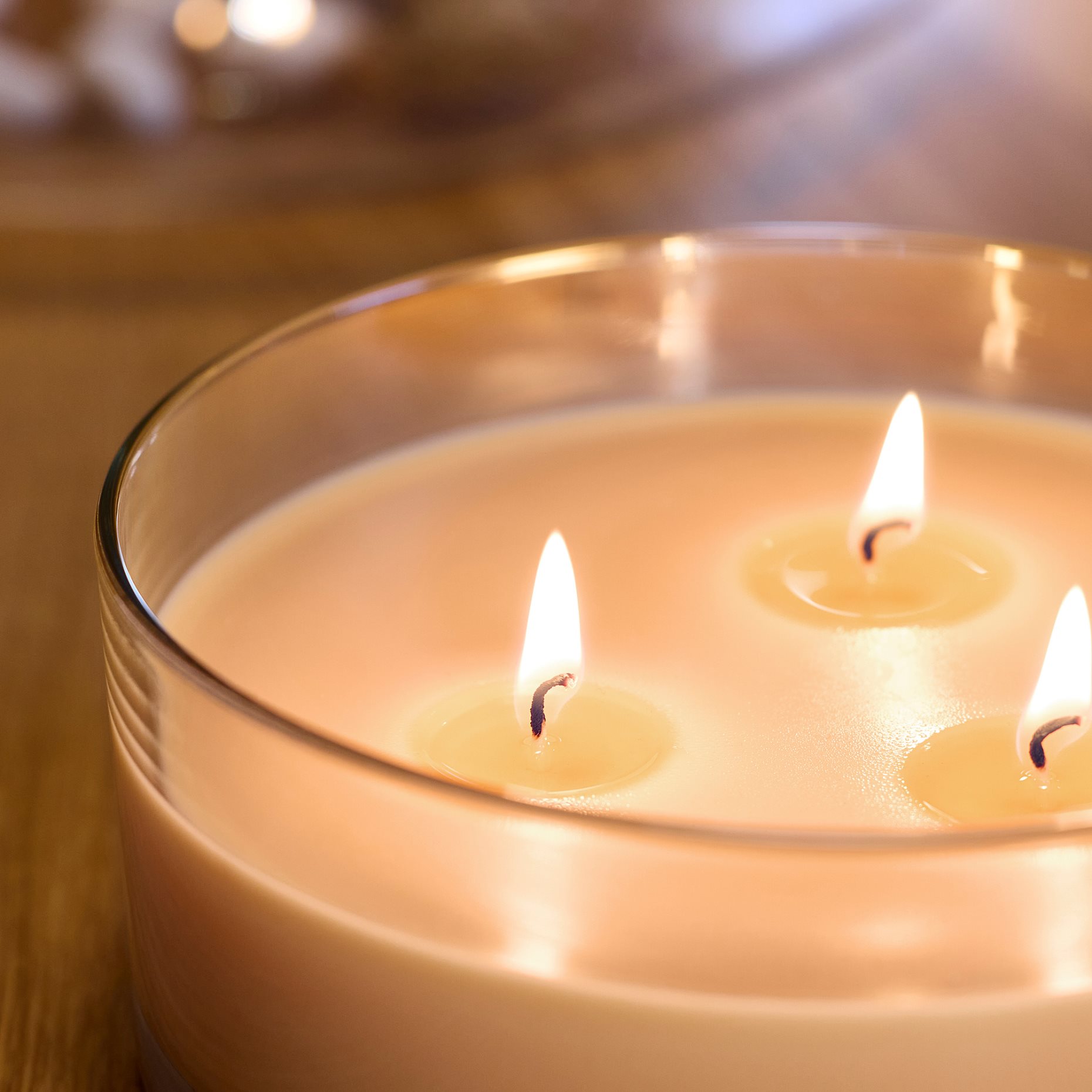 LOTSFÅGEL, ароматна свещ в чашка, 3 фитила, Праскова, 25 ч., 806.080.42