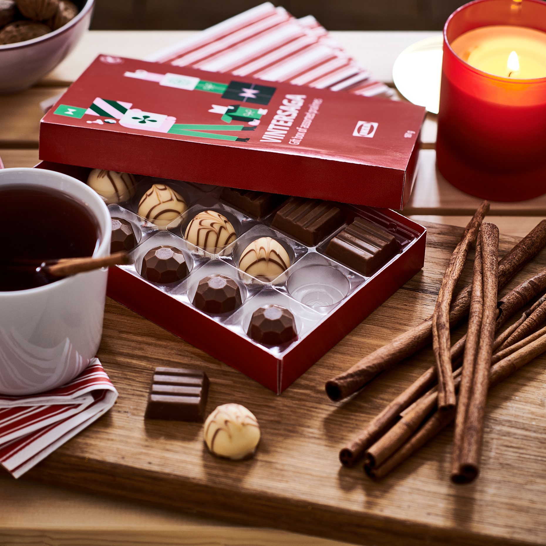 VINTERSAGA, Подаръчна кутия с различни видове бонбони, 806.181.35