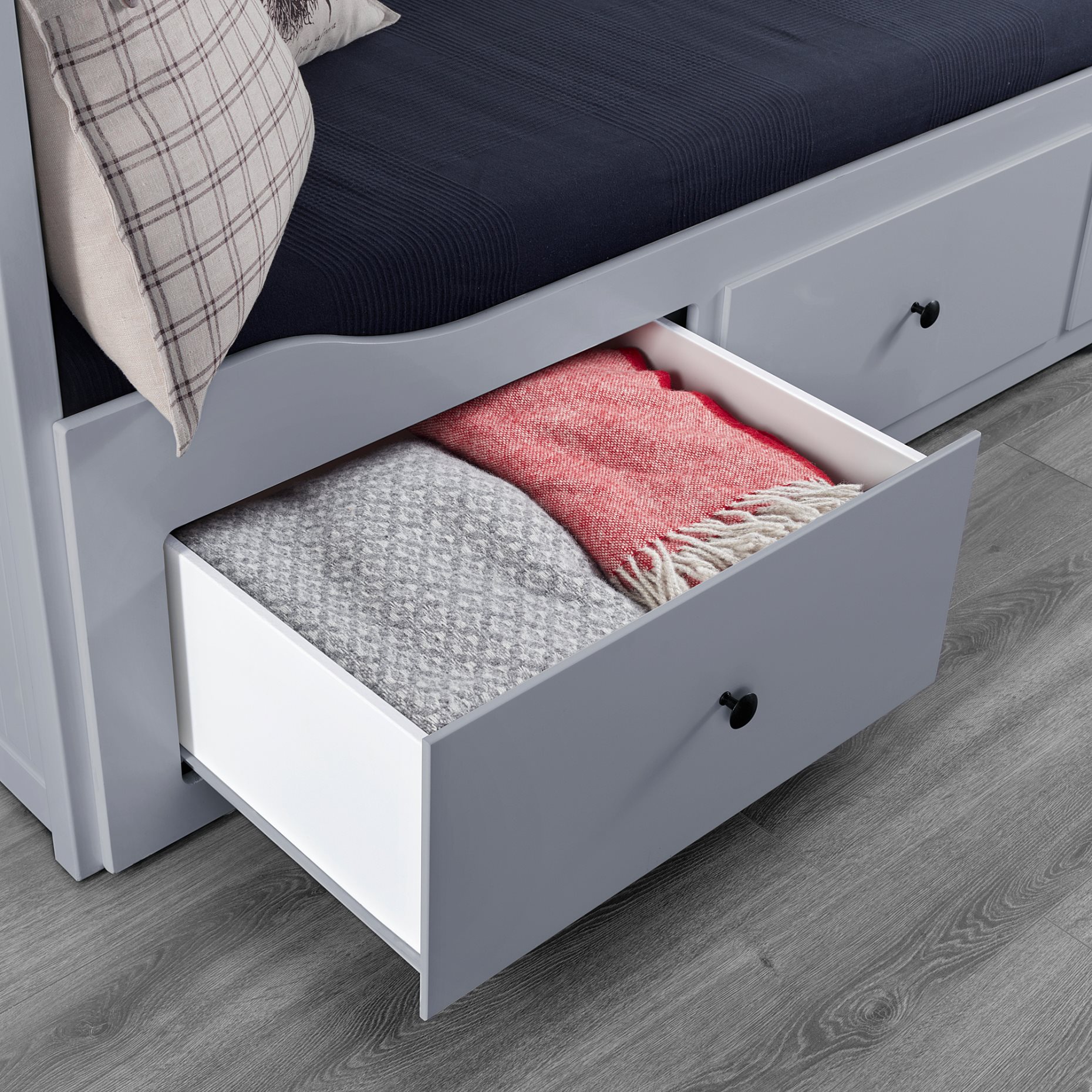 HEMNES, кушетка с 3 чекмеджета/2 матрака VANNAREID, много твърд, 893.909.63