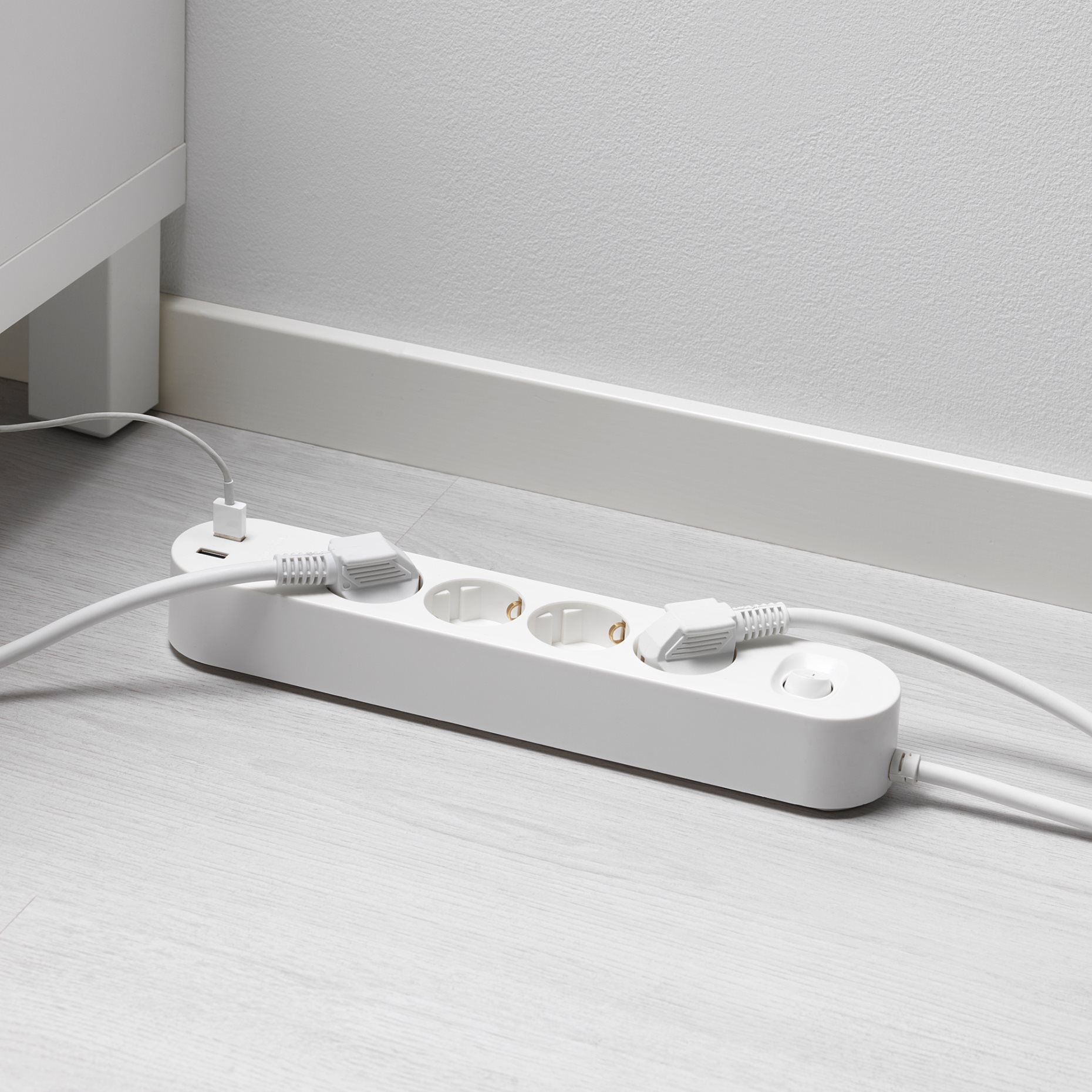 KOPPLA, разклонител с 4 гнезда 2 USB входа, 902.808.26