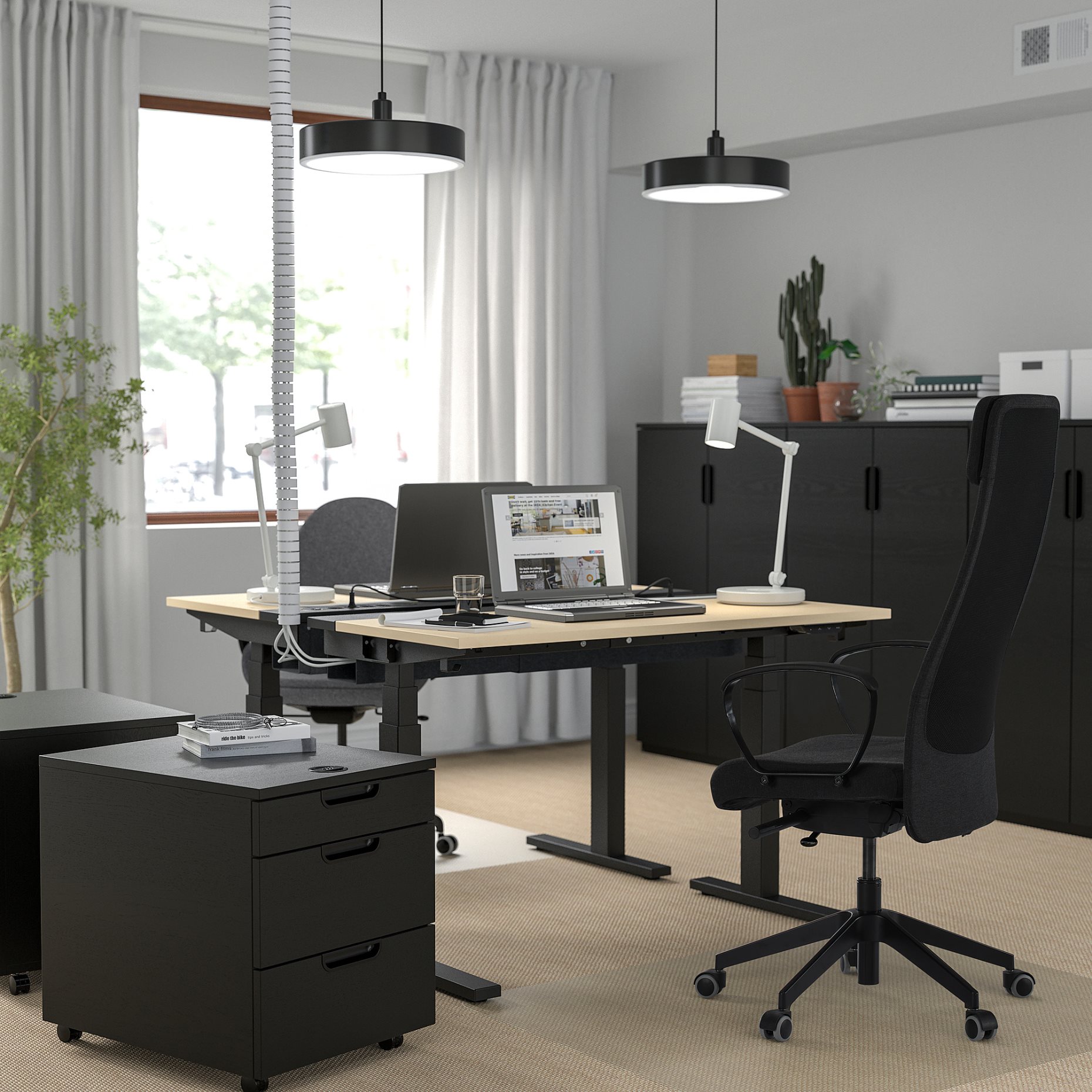 MARKUS, офис стол с подлакътници, с протектор за под, 996.280.35