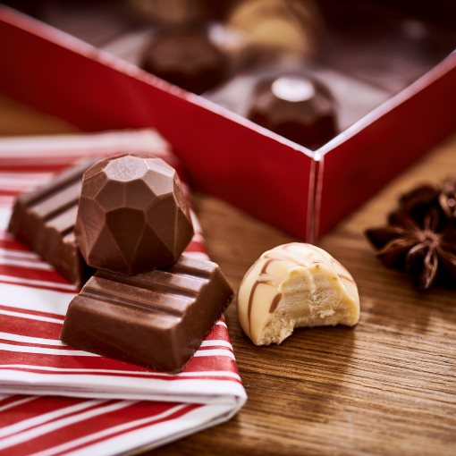 VINTERSAGA, Подаръчна кутия с различни видове бонбони, 806.181.35