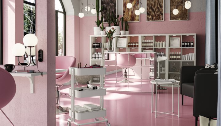 Фризьорски салон, който привлича вниманието