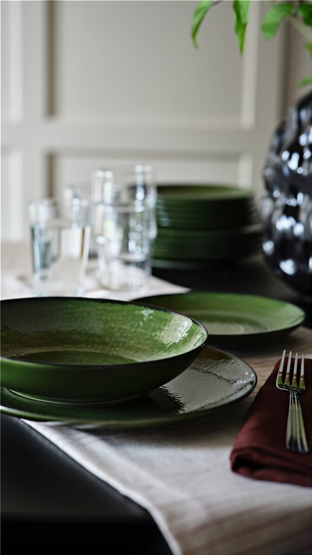 За трапезата