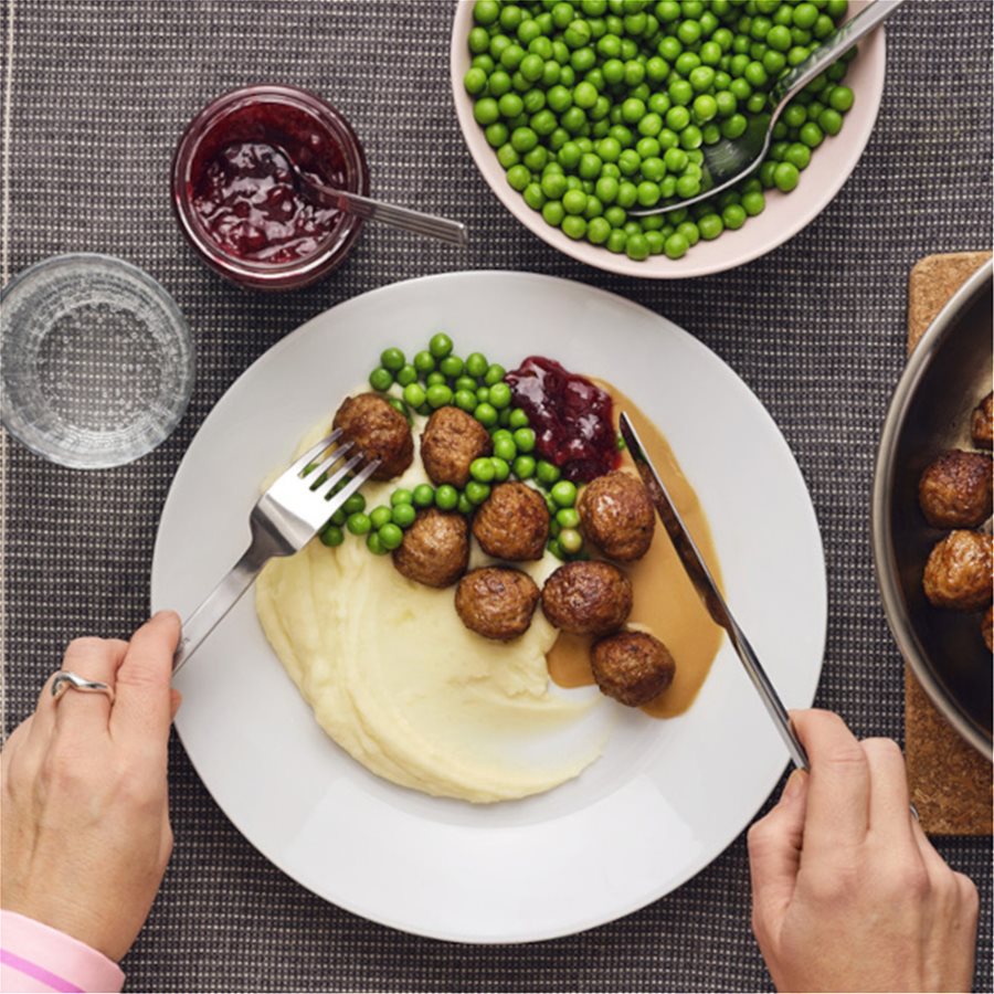 Класически шведски кюфтенца със сметанов сос