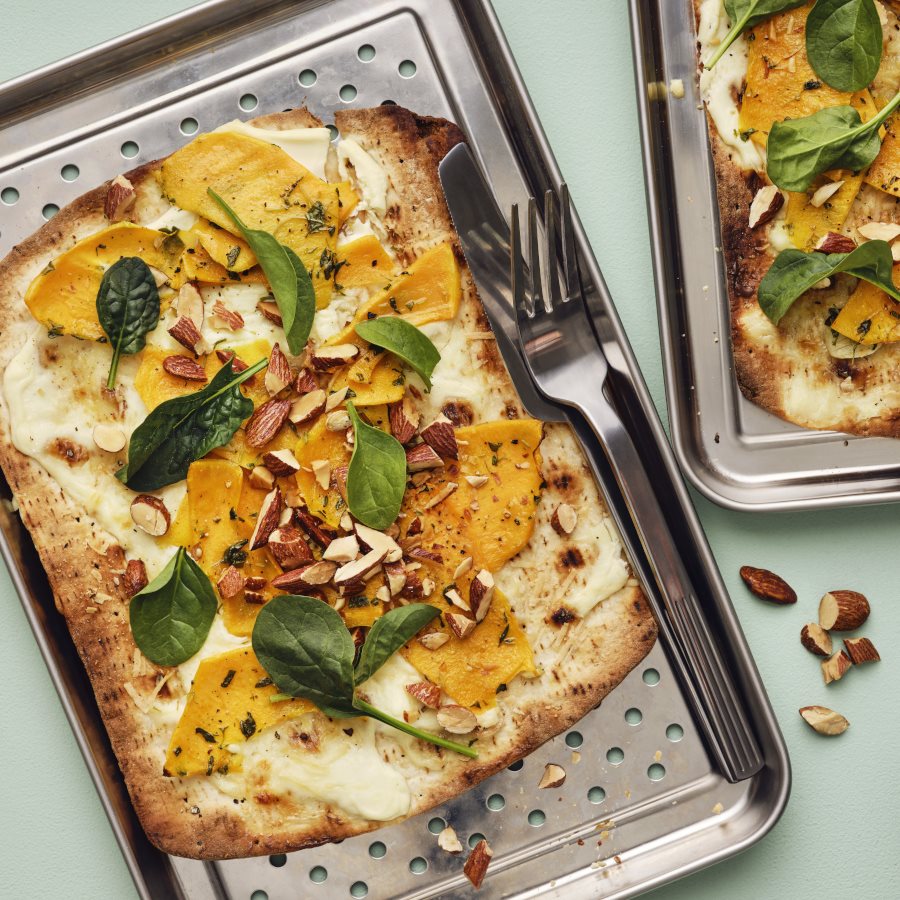 Тънка пица бианка с тиква